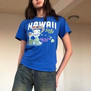 Insane y2k style Betty Boop Hawaii graphic tee 💙